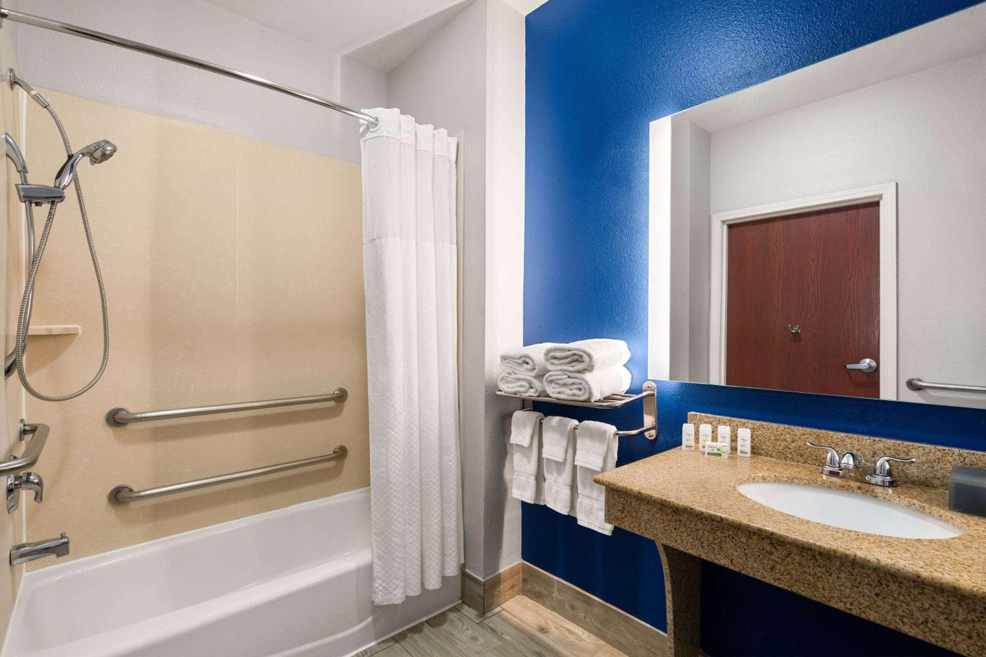 La Quinta By Wyndham Denton - University Drive Eksteriør billede